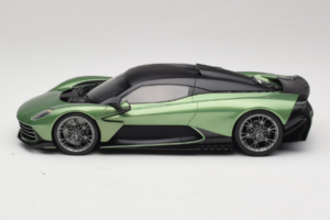 Aston Martin Valhalla Iridescent Emerald Green GT Spirit 1:18 GT558 Sveķi — attēls 3 no 6
