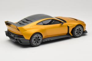 Aston Martin Valiant Auric Gold Metallic GT Spirit 1:18 GT546 Sveķi — attēls 2 no 6