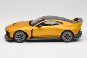 Aston Martin Valiant Auric Gold Metallic GT Spirit 1:18 GT546 Sveķi — attēls 3 no 6