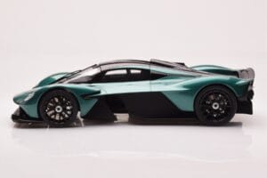 Aston Martin Valkyrie Racing Green GT Spirit 1:18 GT435 Sveķi — attēls 3 no 6