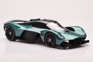 Aston Martin Valkyrie Racing Green GT Spirit 1:18 GT435 Sveķi — attēls 4 no 6