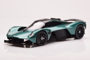 Aston Martin Valkyrie Racing Green GT Spirit 1:18 GT435 Sveķi