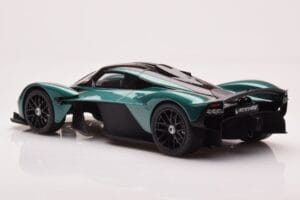 Aston Martin Valkyrie Racing Green GT Spirit 1:18 GT435 Sveķi — attēls 5 no 6