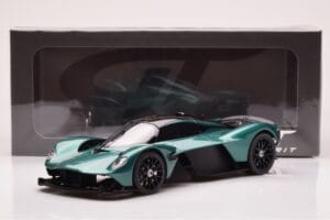 Aston Martin Valkyrie Racing Green GT Spirit 1:18 GT435 Sveķi — attēls 6 no 6