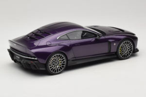 Aston Martin Valour Tumši Zils GT Spirit 1:18 GT944 Sveķi — attēls 2 no 6