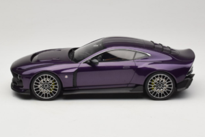 Aston Martin Valour Tumši Zils GT Spirit 1:18 GT944 Sveķi — attēls 3 no 6
