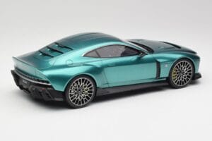 Aston Martin Valour Racing Green GT Spirit 1:18 GT480 Sveķi — attēls 2 no 6