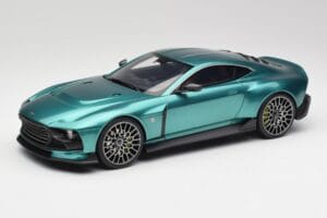 Aston Martin Valour Racing Green GT Spirit 1:18 GT480 Sveķi