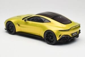 Aston Martin Vantage Cosmopolitan Yellow GT Spirit 1:18 GT514 Sveķi — attēls 5 no 6