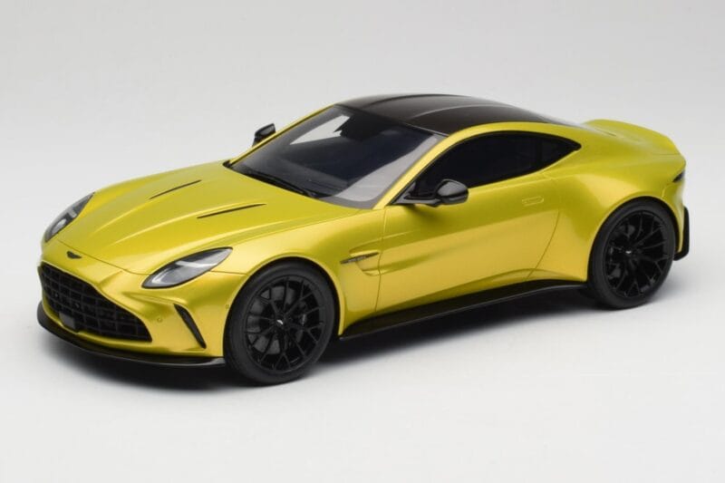 Aston Martin Vantage Cosmopolitan Yellow GT Spirit 1:18 GT514 Sveķi