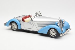 Audi 225 Front Roadster Zili Sudrabs CMC 1:18 M-075B Metāls — attēls 4 no 6