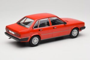 Audi 80 B2 GLS Sarkans MCG 1:18 MCG18526 Metāls — attēls 2 no 6