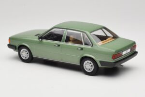 Audi 80 B2 Zaļš MCG 1:18 MCG18525 Metāls — attēls 5 no 6