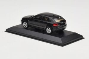 Audi A3 8P Black Metallic Minichamps 1:43 12000 Metāls — attēls 3 no 4