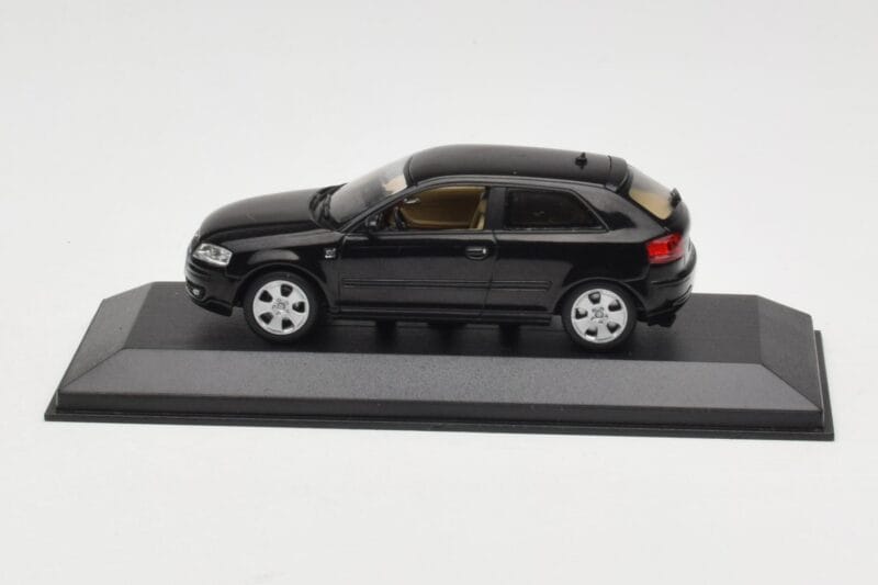 Audi A3 8P Black Metallic Minichamps 1:43 12000 Metāls