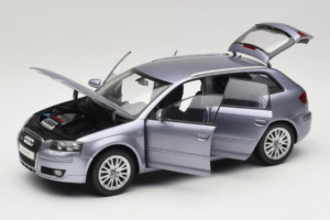 Audi A3 8P Sportback Light Blue Metallic Kyosho 1:18 5010403025 Metāls — attēls 2 no 8