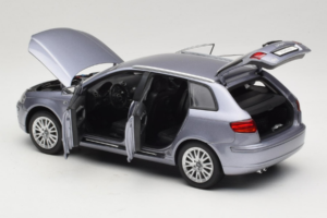 Audi A3 8P Sportback Light Blue Metallic Kyosho 1:18 5010403025 Metāls — attēls 5 no 8