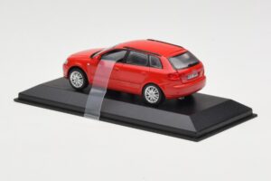 Audi A3 8P Sportback Sarkans Minichamps 1:43 5010403023 Metāls — attēls 3 no 4