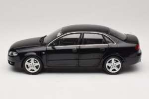 Audi A4 B6 3.2 Quattro Melns Minichamps 1:18 5010404125 Metāls — attēls 4 no 8