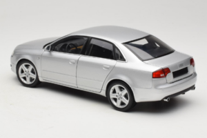 Audi A4 B7 Sudrabs Minichamps 1:18 100014402 Metāls — attēls 7 no 8