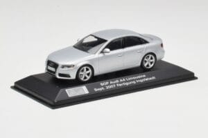 Audi A4 B8 3.2 Quattro Ice Sudraba Minichamps 1:43 5010704113 Metāls — attēls 2 no 4