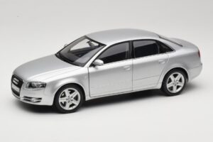 Audi A4 B8 3.2 Quattro Sudrabs Minichamps 1:18 5010404115 Metāls