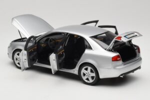 Audi A4 B8 3.2 Quattro Sudrabs Minichamps 1:18 5010404115 Metāls — attēls 5 no 8