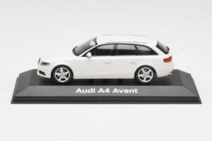 Audi A4 B8 Avant Ibis White Minichamps 1:43 5010804213 Metāls