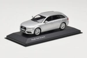 Audi A4 B8 Avant Ice Silver Minichamps 1:43 5011204213 Metāls — attēls 2 no 4