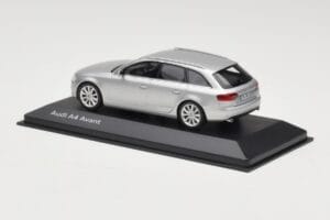 Audi A4 B8 Avant Ice Silver Minichamps 1:43 5011204213 Metāls — attēls 3 no 4