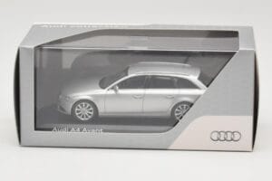 Audi A4 B8 Avant Ice Silver Minichamps 1:43 5011204213 Metāls — attēls 4 no 4