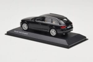 Audi A4 B8 Avant Phantom Black Minichamps 1:43 5011204223 Metāls — attēls 3 no 4