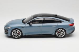 Audi A5L Sportback Pelēcīgi Zils OEM 1:18 ZAM60004B Metāls — attēls 4 no 8