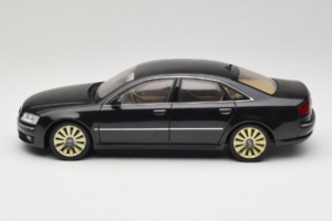 Audi A8 D3 W12 Melns Kyosho 1:18 5010508135 Metāls — attēls 4 no 8
