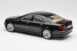 Audi A8 D3 W12 Melns Kyosho 1:18 09212BK Metāls — attēls 7 no 8