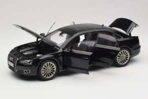 Audi A8L D3 W12 Phantom Black Kyosho 1:18 5011008125 Metāls — attēls 2 no 8
