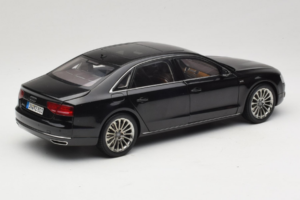 Audi A8L D3 W12 Phantom Black Kyosho 1:18 5011008125 Metāls — attēls 3 no 8