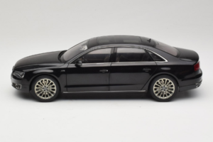 Audi A8L D3 W12 Phantom Black Kyosho 1:18 5011008125 Metāls — attēls 4 no 8