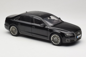 Audi A8L D3 W12 Phantom Black Kyosho 1:18 5011008125 Metāls — attēls 6 no 8