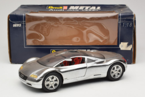 Audi Avus Quattro Chrome Silver Revell 1:18 08913-C1 Metāls — attēls 8 no 8