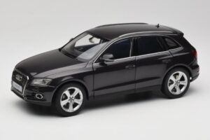 Audi Q5 8R Lava Grey Kyosho 1:18 09242LG Metāls