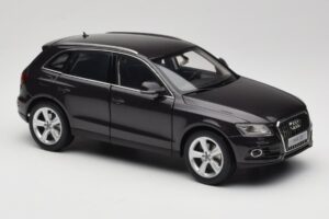 Audi Q5 8R Lava Grey Kyosho 1:18 09242LG Metāls — attēls 6 no 8