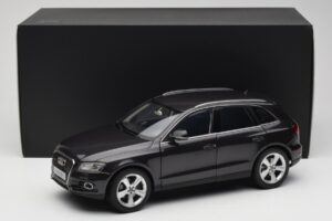 Audi Q5 8R Lava Grey Kyosho 1:18 09242LG Metāls — attēls 8 no 8
