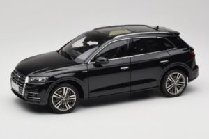 Audi Q5L FY Melns Paudi Model 1:18 26732 Metāls