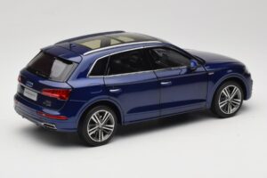 Audi Q5L FY Zils Paudi Model 1:18 33729 Metāls — attēls 3 no 8