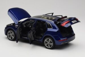 Audi Q5L FY Zils Paudi Model 1:18 33729 Metāls — attēls 5 no 8