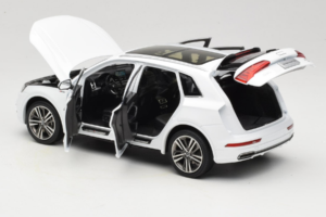Audi Q5L FY Balts Paudi Model 1:18 30694 Metāls — attēls 5 no 8