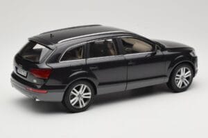 Audi Q7 4L Lava Grey Minichamps 1:18 5010507625 Metāls — attēls 3 no 8