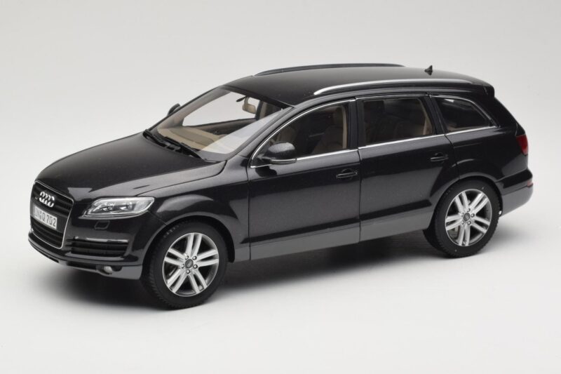 Audi Q7 4L Lava Grey Minichamps 1:18 5010507625 Metāls