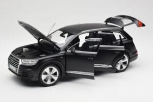 Audi Q7 4M Matēts Melns Minichamps 1:18 110014001 Metāls — attēls 2 no 8